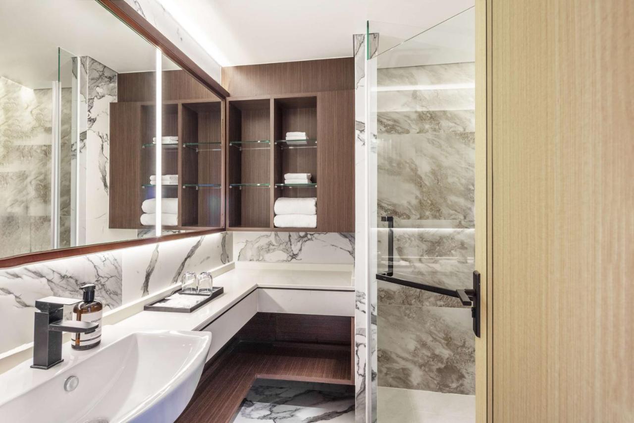 Best Western Click Sathorn 11 Bangkok Exterior foto