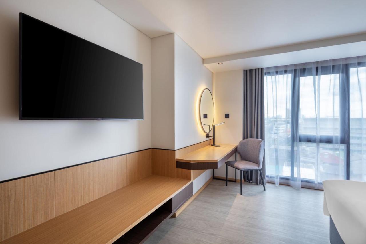 Best Western Click Sathorn 11 Bangkok Exterior foto