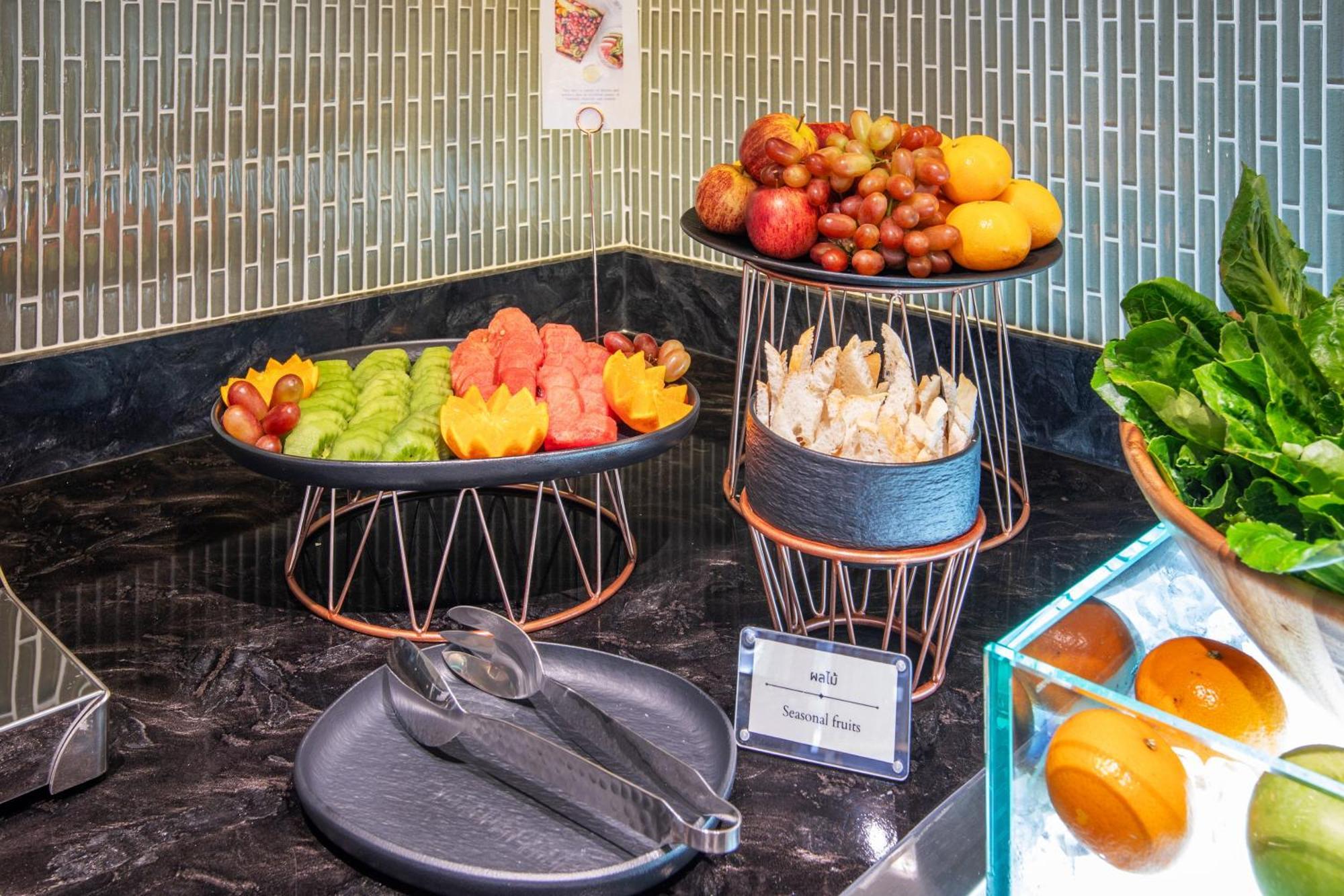Best Western Click Sathorn 11 Bangkok Exterior foto